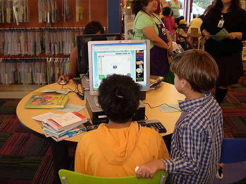 Keep Kids Safe, Best Ways to Monitor Kids While Online